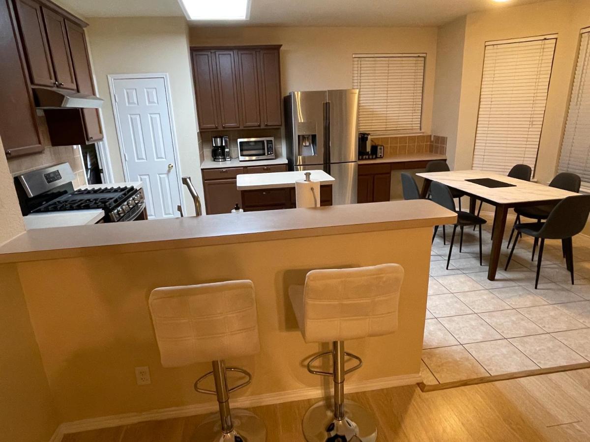 Modern 3Br House - Game Room, Office, Backyard The Colony Exterior foto